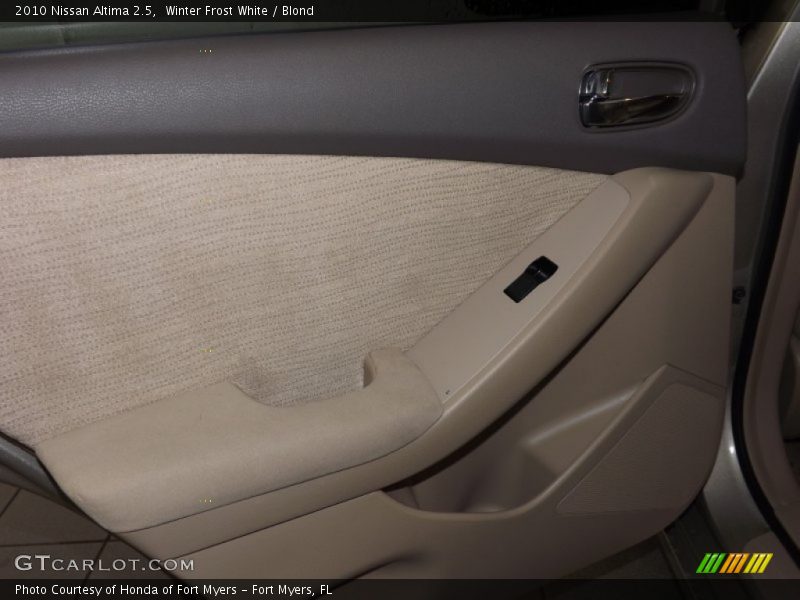 Winter Frost White / Blond 2010 Nissan Altima 2.5