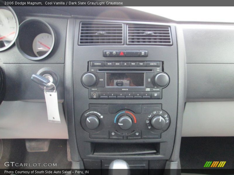 Cool Vanilla / Dark Slate Gray/Light Graystone 2006 Dodge Magnum