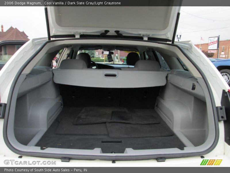 Cool Vanilla / Dark Slate Gray/Light Graystone 2006 Dodge Magnum