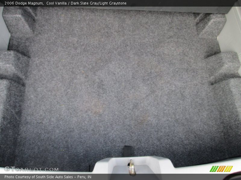 Cool Vanilla / Dark Slate Gray/Light Graystone 2006 Dodge Magnum