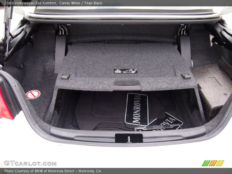 Candy White / Titan Black 2009 Volkswagen Eos Komfort