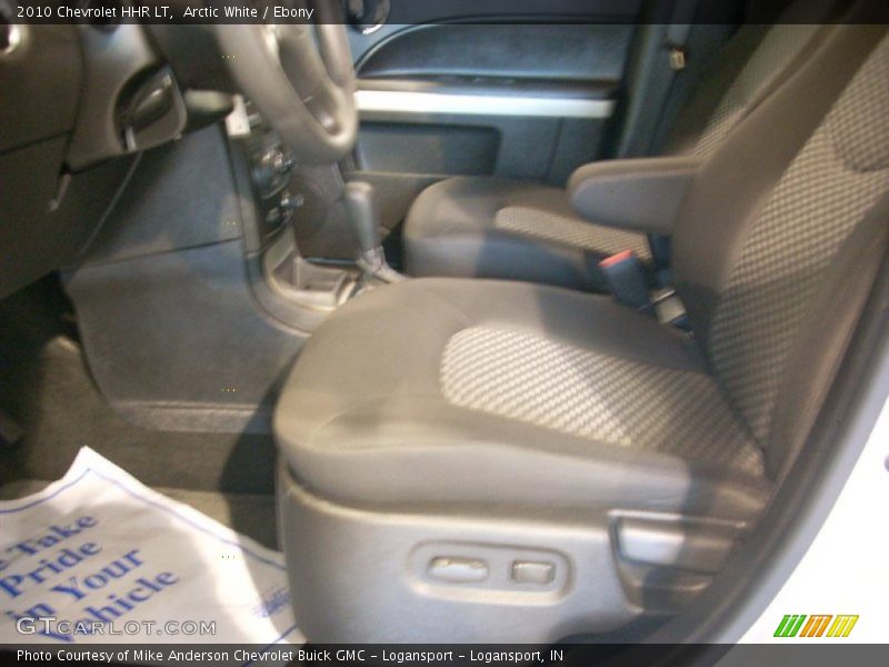 Arctic White / Ebony 2010 Chevrolet HHR LT