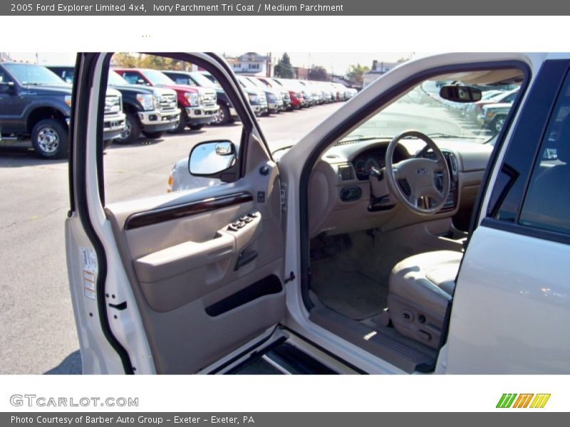 Ivory Parchment Tri Coat / Medium Parchment 2005 Ford Explorer Limited 4x4