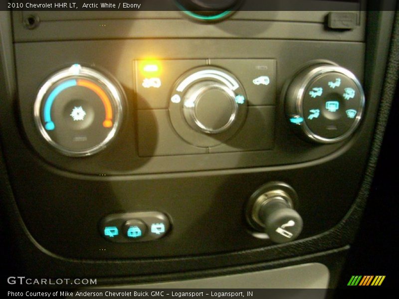 Arctic White / Ebony 2010 Chevrolet HHR LT