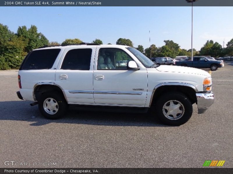 Summit White / Neutral/Shale 2004 GMC Yukon SLE 4x4