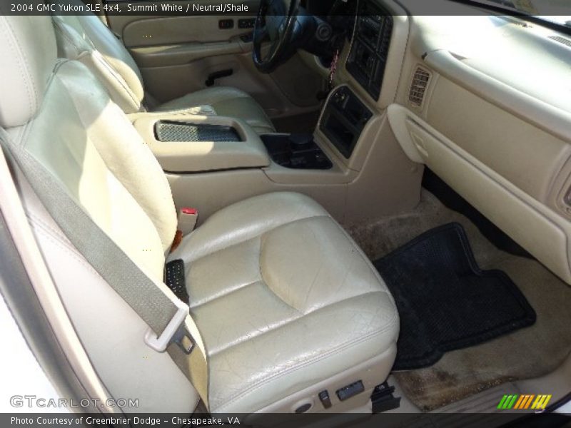 Summit White / Neutral/Shale 2004 GMC Yukon SLE 4x4