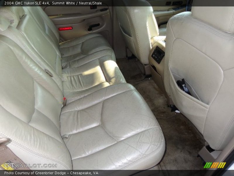 Summit White / Neutral/Shale 2004 GMC Yukon SLE 4x4