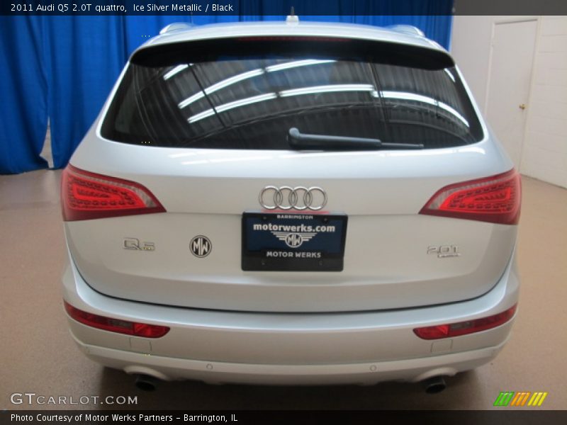 Ice Silver Metallic / Black 2011 Audi Q5 2.0T quattro