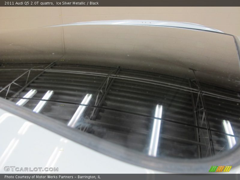 Ice Silver Metallic / Black 2011 Audi Q5 2.0T quattro
