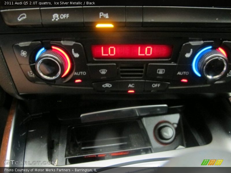 Ice Silver Metallic / Black 2011 Audi Q5 2.0T quattro