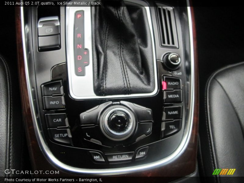 Ice Silver Metallic / Black 2011 Audi Q5 2.0T quattro