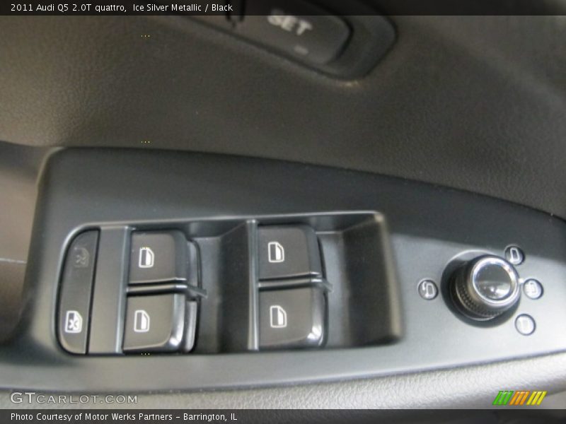 Ice Silver Metallic / Black 2011 Audi Q5 2.0T quattro