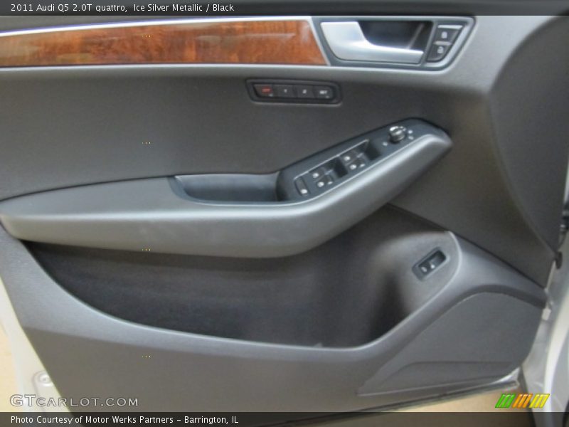 Ice Silver Metallic / Black 2011 Audi Q5 2.0T quattro
