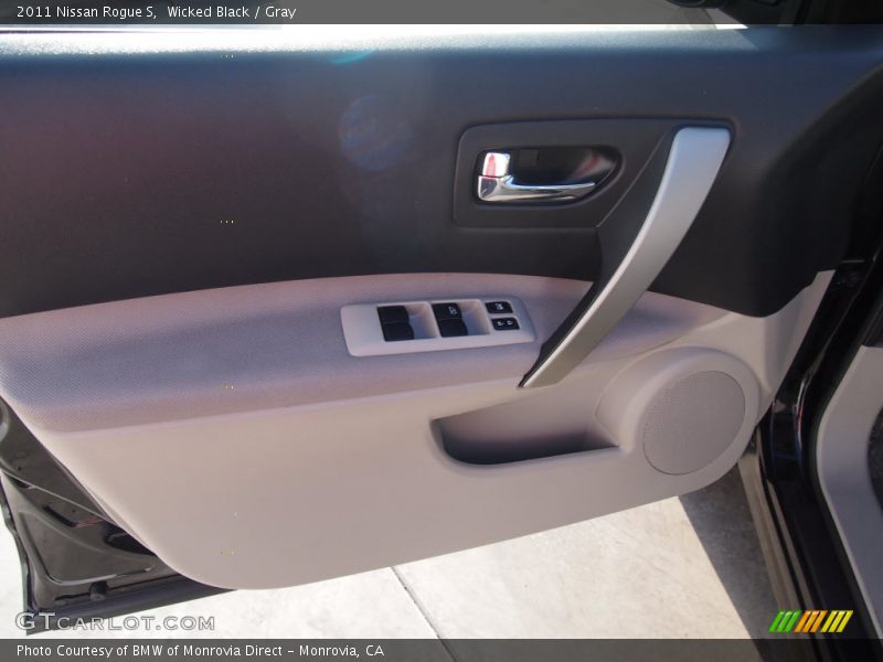 Wicked Black / Gray 2011 Nissan Rogue S