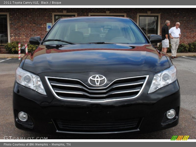 Black / Bisque 2011 Toyota Camry XLE