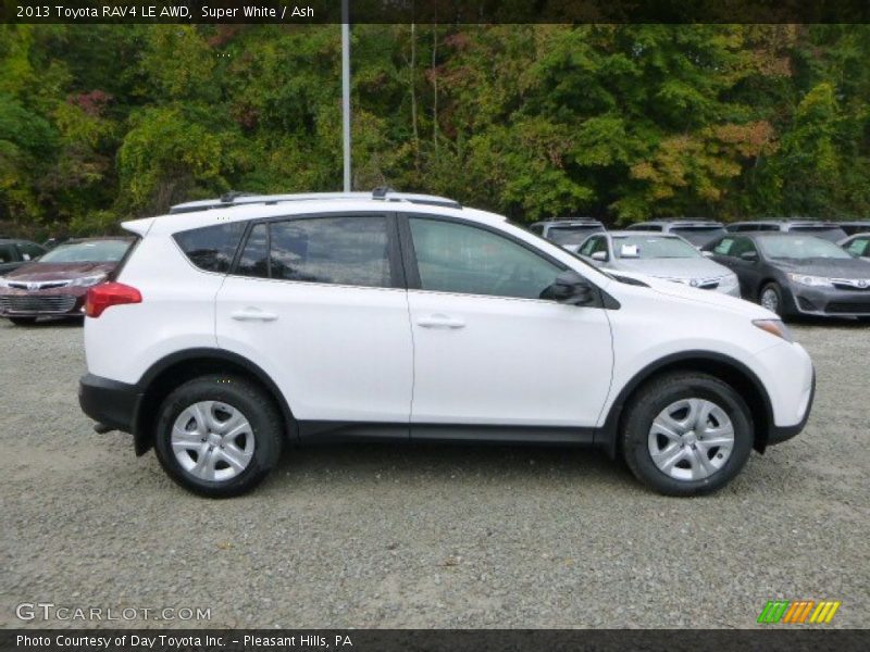 Super White / Ash 2013 Toyota RAV4 LE AWD
