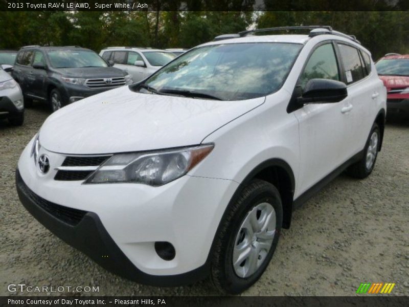 Super White / Ash 2013 Toyota RAV4 LE AWD