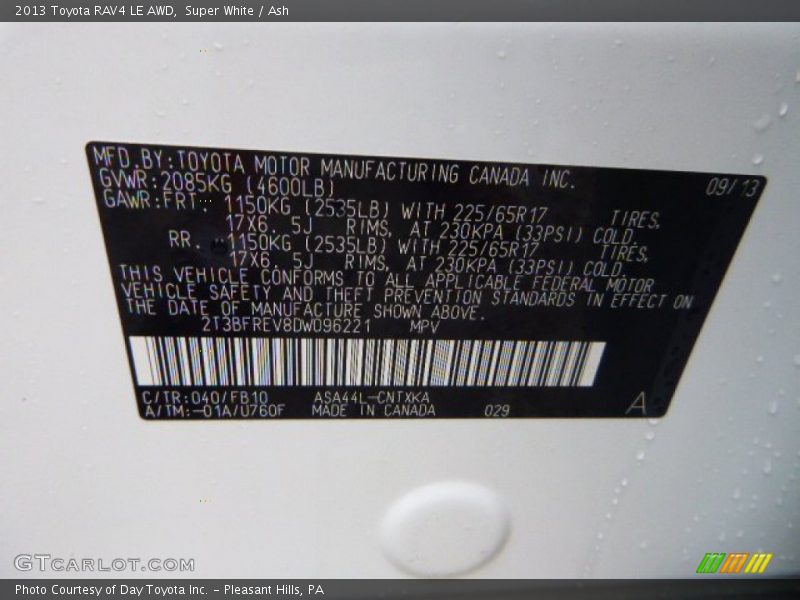 Super White / Ash 2013 Toyota RAV4 LE AWD