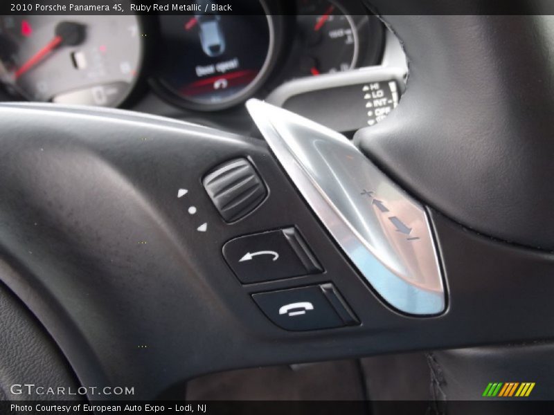 Controls of 2010 Panamera 4S