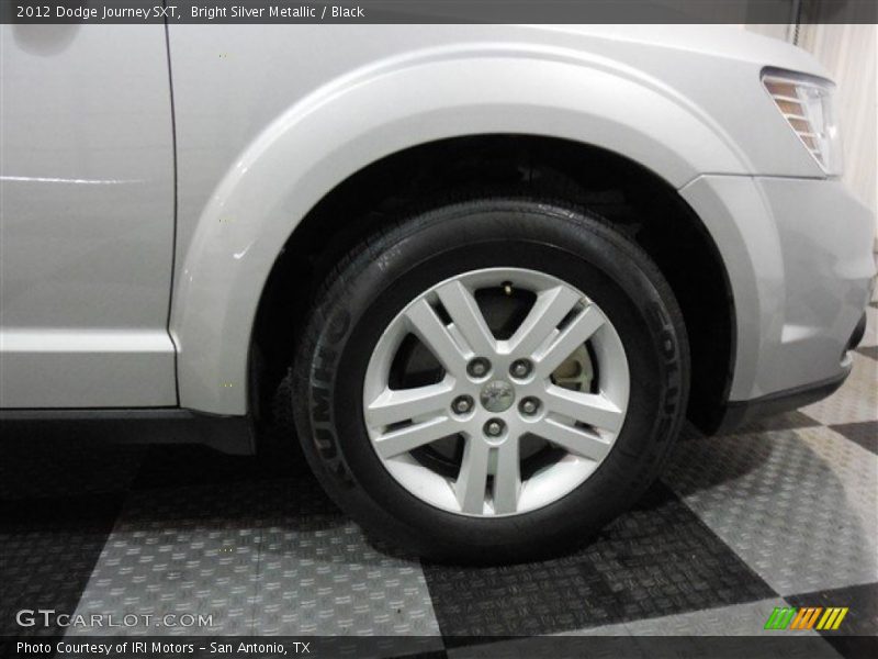 Bright Silver Metallic / Black 2012 Dodge Journey SXT