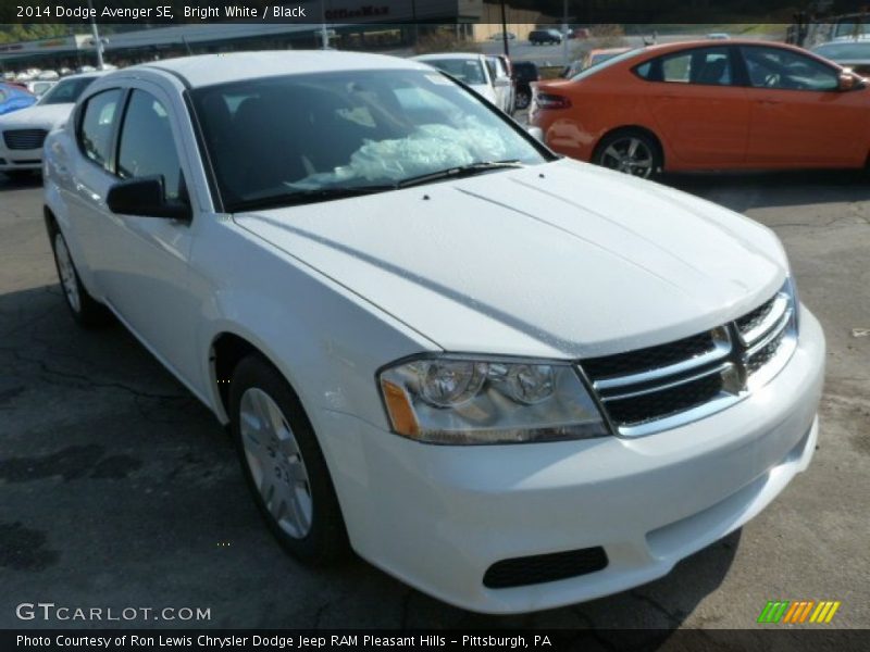 Bright White / Black 2014 Dodge Avenger SE