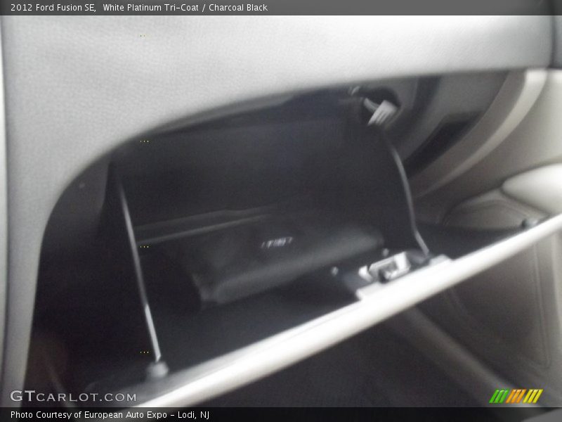 White Platinum Tri-Coat / Charcoal Black 2012 Ford Fusion SE