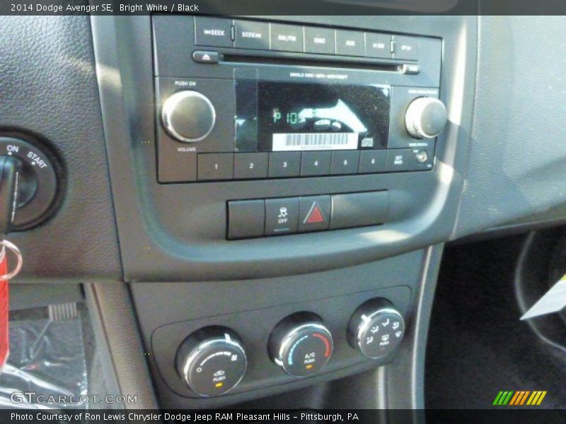 Bright White / Black 2014 Dodge Avenger SE