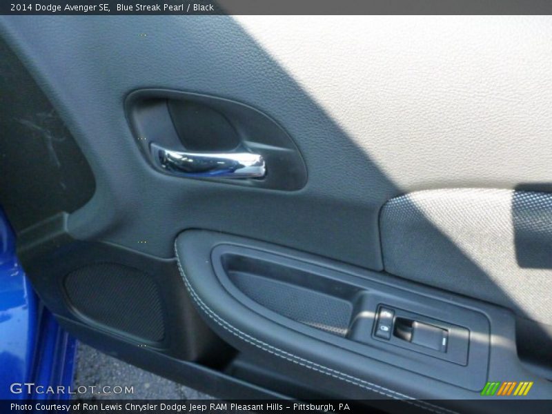 Blue Streak Pearl / Black 2014 Dodge Avenger SE