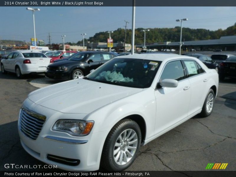 Bright White / Black/Light Frost Beige 2014 Chrysler 300
