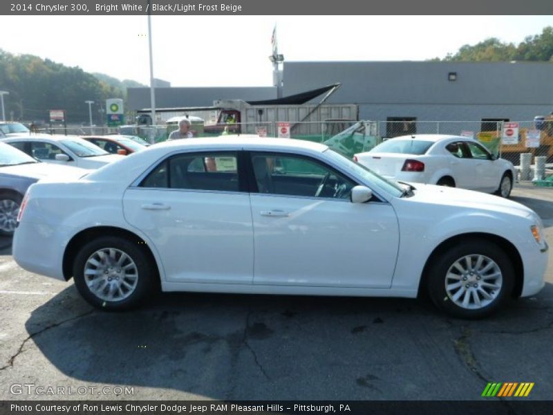 Bright White / Black/Light Frost Beige 2014 Chrysler 300