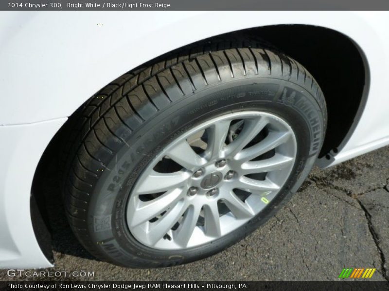 Bright White / Black/Light Frost Beige 2014 Chrysler 300