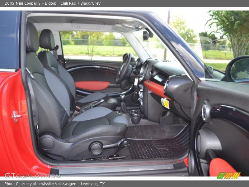Front Seat of 2009 Cooper S Hardtop