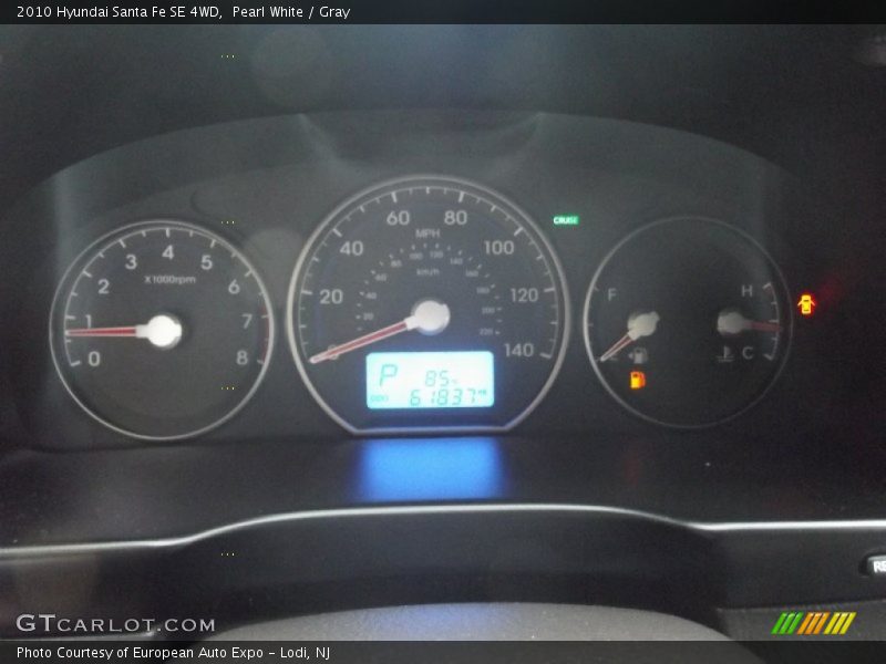 Pearl White / Gray 2010 Hyundai Santa Fe SE 4WD