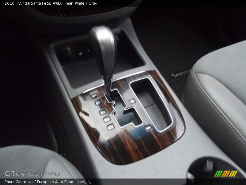 Pearl White / Gray 2010 Hyundai Santa Fe SE 4WD