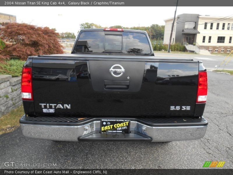 Galaxy Black / Graphite/Titanium 2004 Nissan Titan SE King Cab 4x4