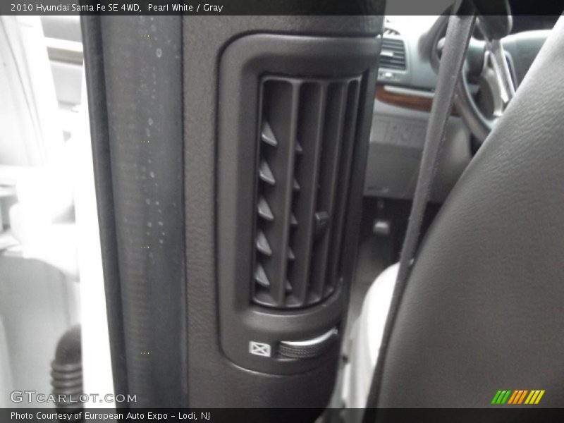 Pearl White / Gray 2010 Hyundai Santa Fe SE 4WD