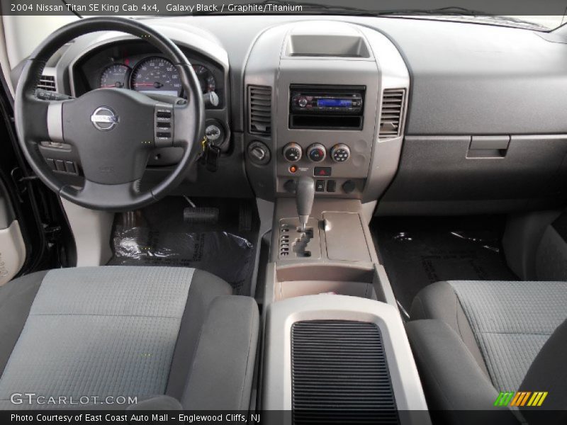 Galaxy Black / Graphite/Titanium 2004 Nissan Titan SE King Cab 4x4