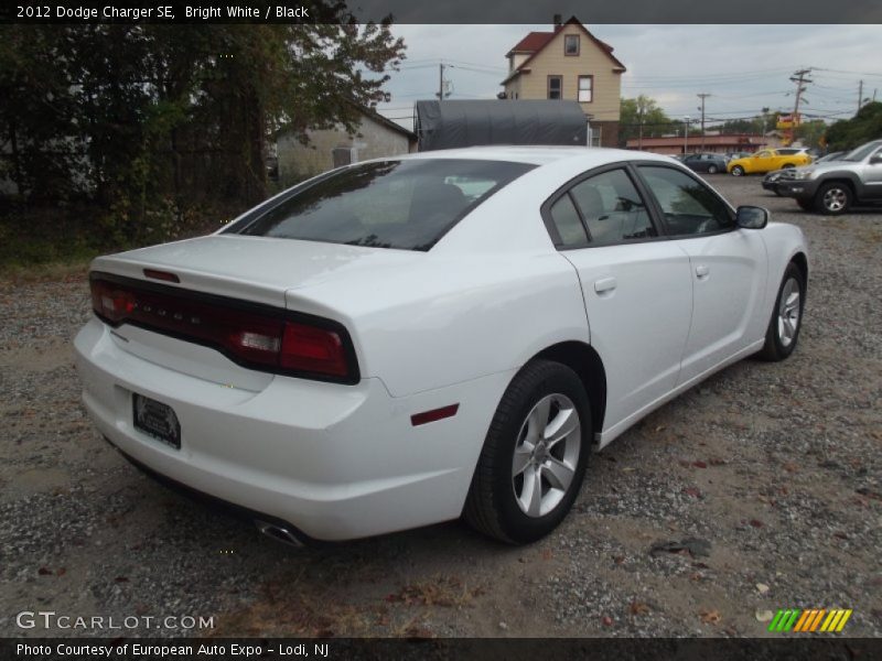 Bright White / Black 2012 Dodge Charger SE