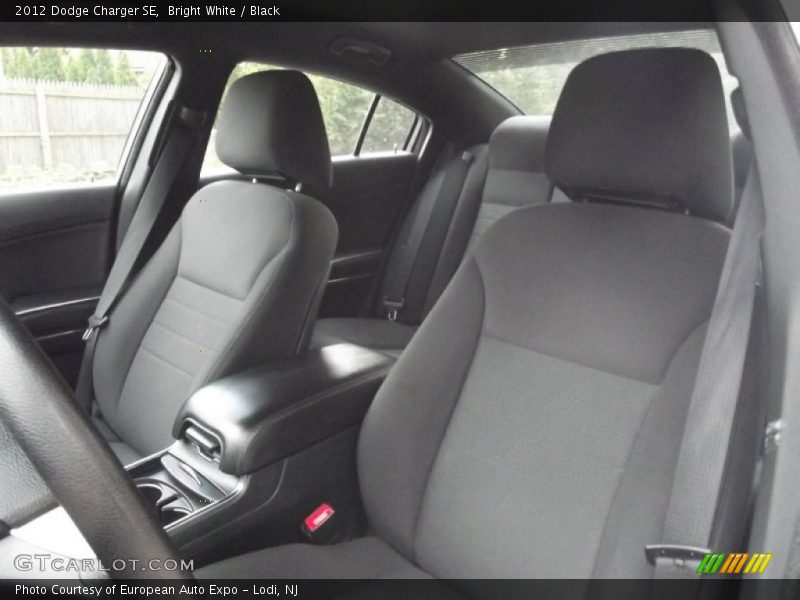 Bright White / Black 2012 Dodge Charger SE