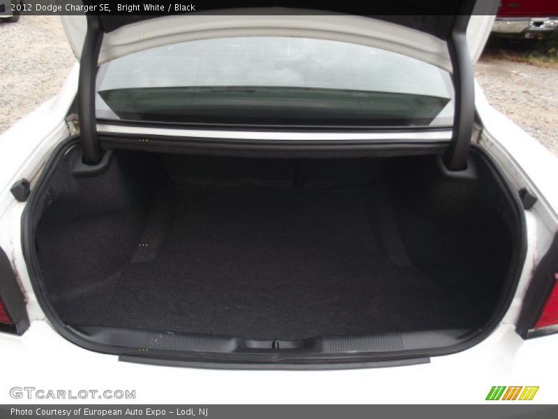Bright White / Black 2012 Dodge Charger SE