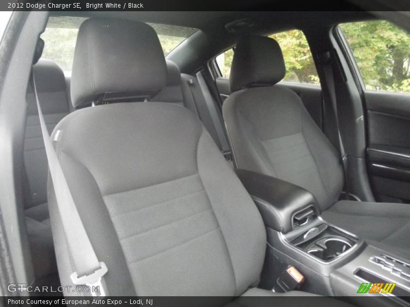 Bright White / Black 2012 Dodge Charger SE