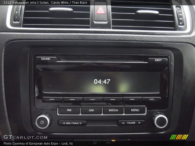Candy White / Titan Black 2013 Volkswagen Jetta S Sedan