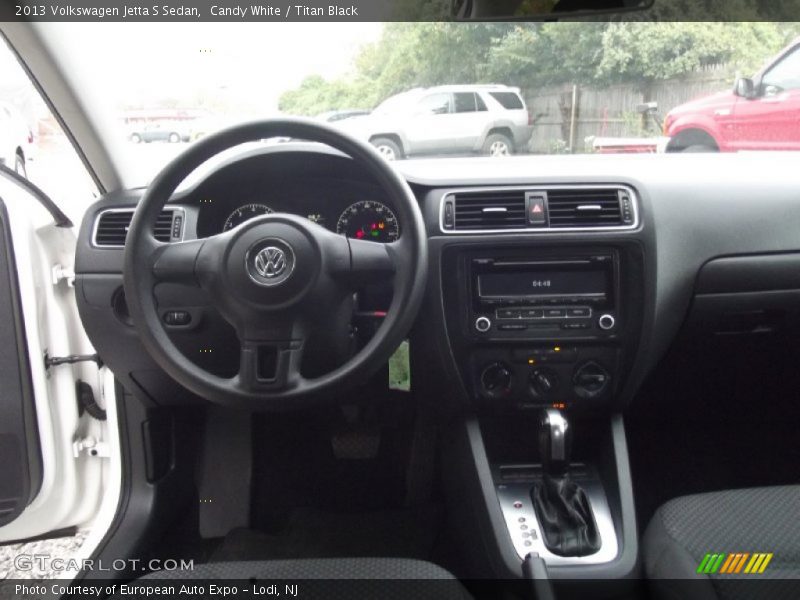 Candy White / Titan Black 2013 Volkswagen Jetta S Sedan