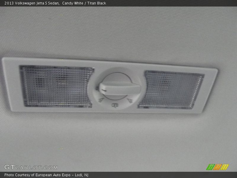 Candy White / Titan Black 2013 Volkswagen Jetta S Sedan