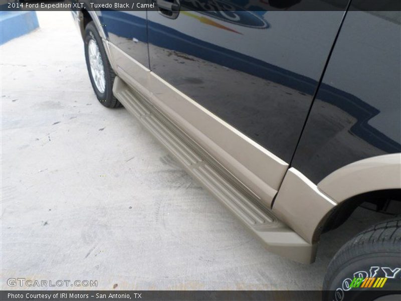 Tuxedo Black / Camel 2014 Ford Expedition XLT