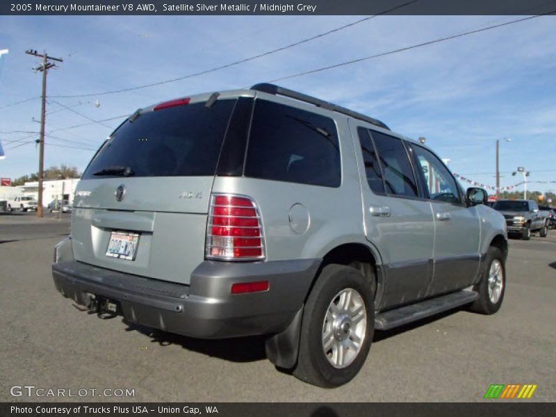 Satellite Silver Metallic / Midnight Grey 2005 Mercury Mountaineer V8 AWD