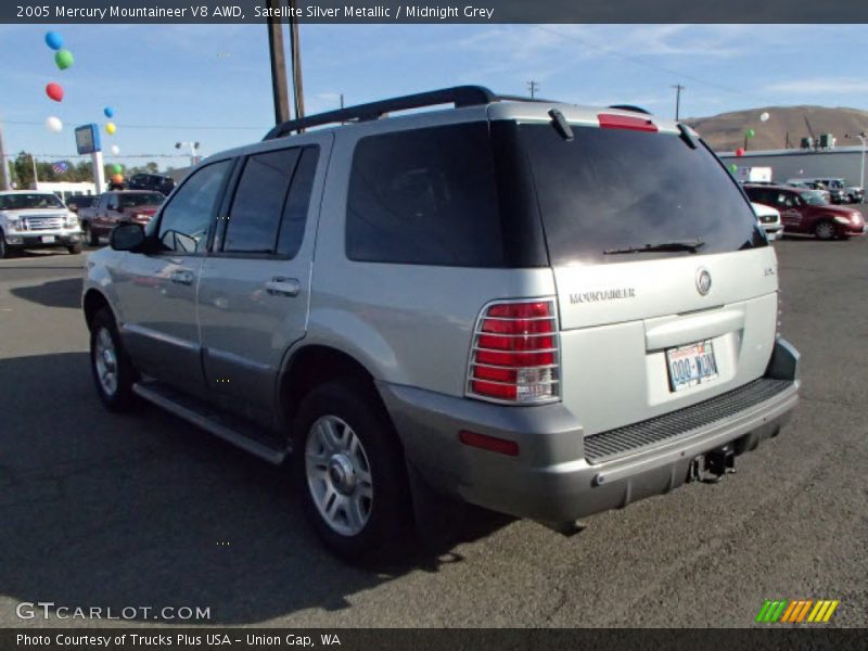 Satellite Silver Metallic / Midnight Grey 2005 Mercury Mountaineer V8 AWD