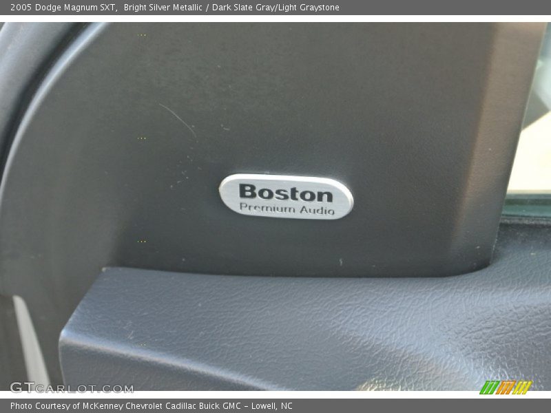 Bright Silver Metallic / Dark Slate Gray/Light Graystone 2005 Dodge Magnum SXT