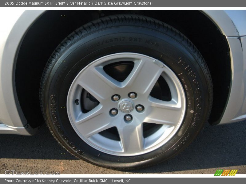 Bright Silver Metallic / Dark Slate Gray/Light Graystone 2005 Dodge Magnum SXT