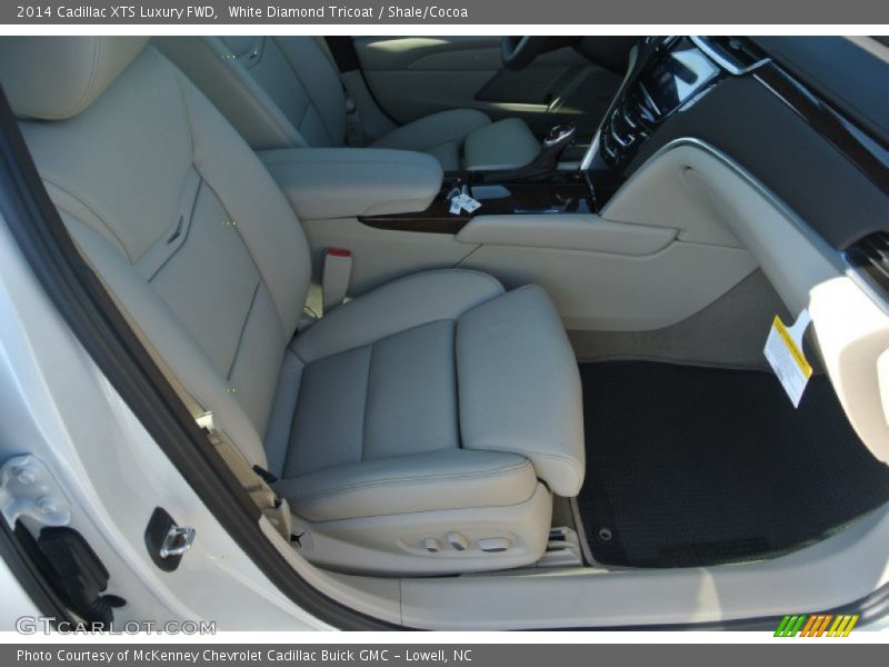 White Diamond Tricoat / Shale/Cocoa 2014 Cadillac XTS Luxury FWD